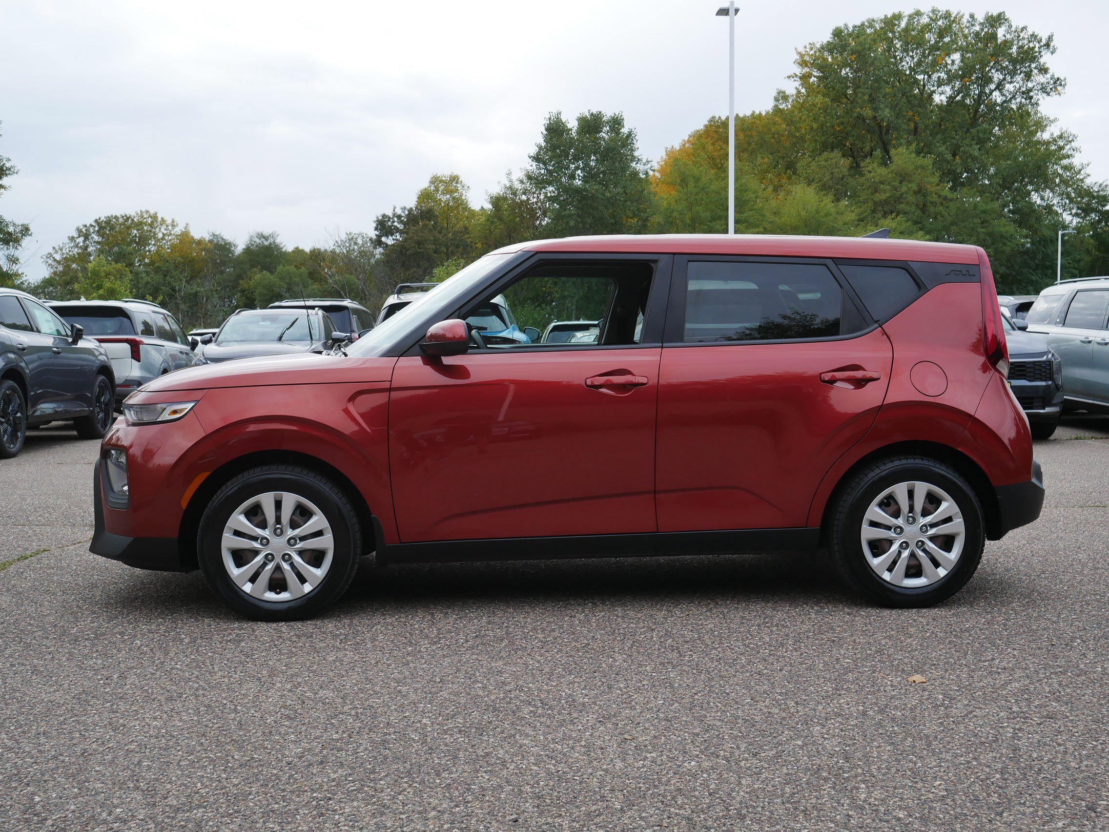 Used 2021 Mars Orange Kia LX image 4