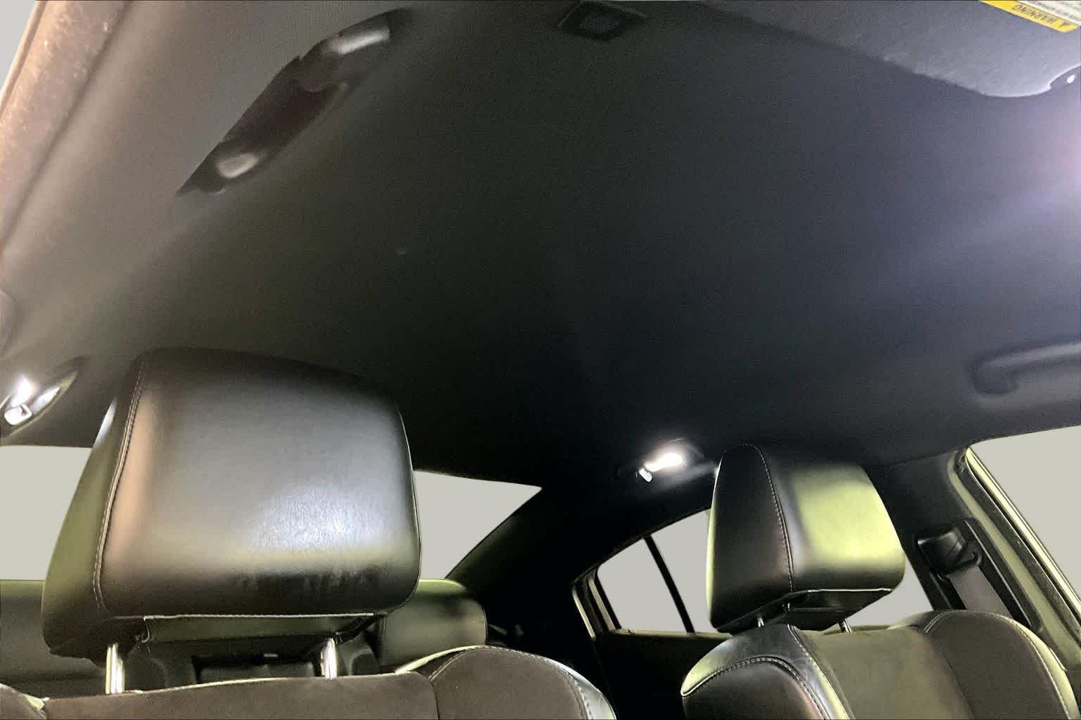 Used 2018 White Knuckle Clearcoat Dodge R/T image 14