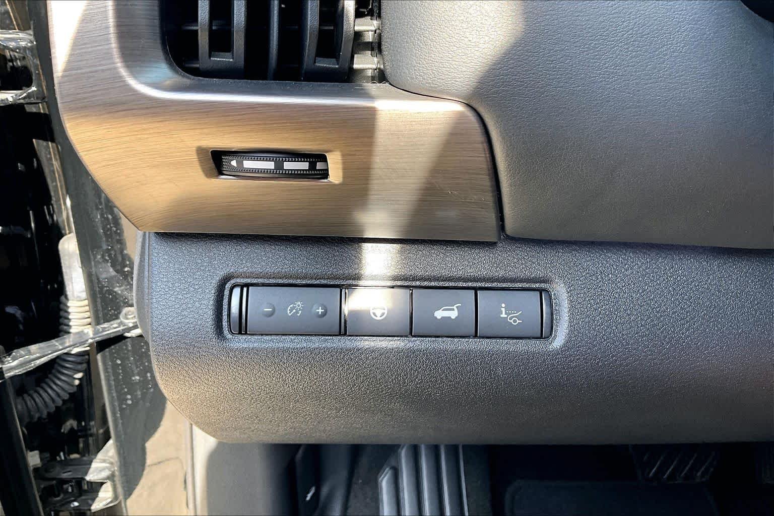 Used 2024 Super Black Nissan Platinum image 33