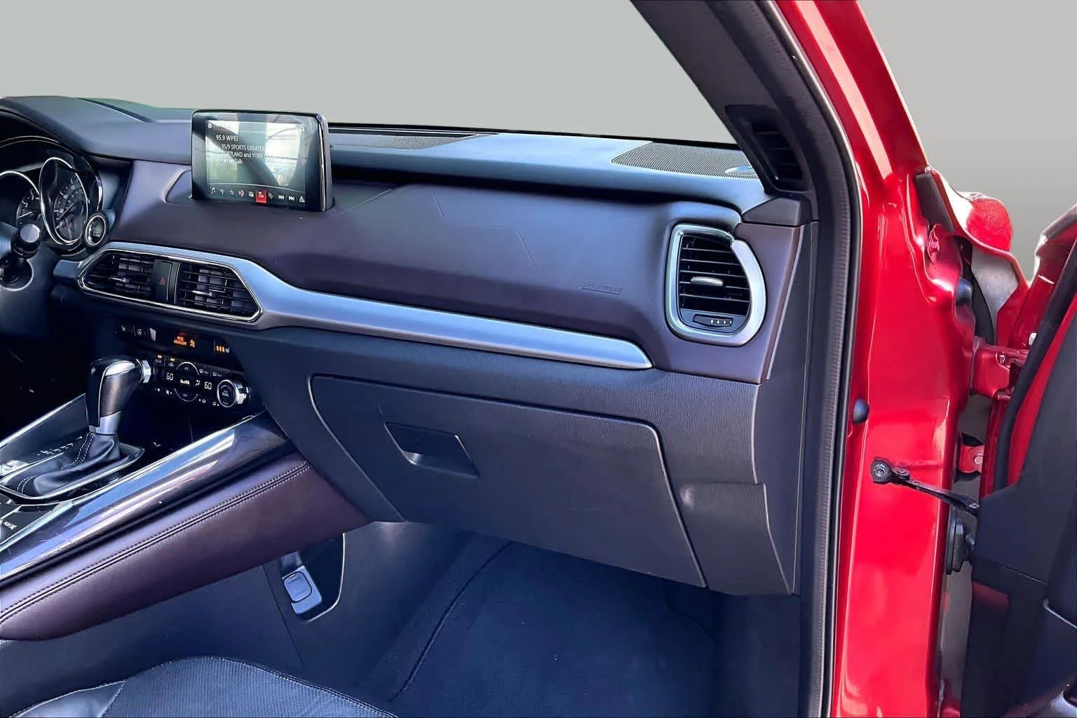 Used 2018 Soul Red Crystal Metallic Mazda Grand Touring image 19