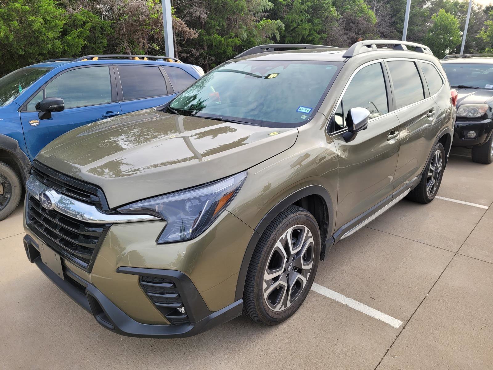 2023 Subaru Ascent Limited 7 Passenger's photo