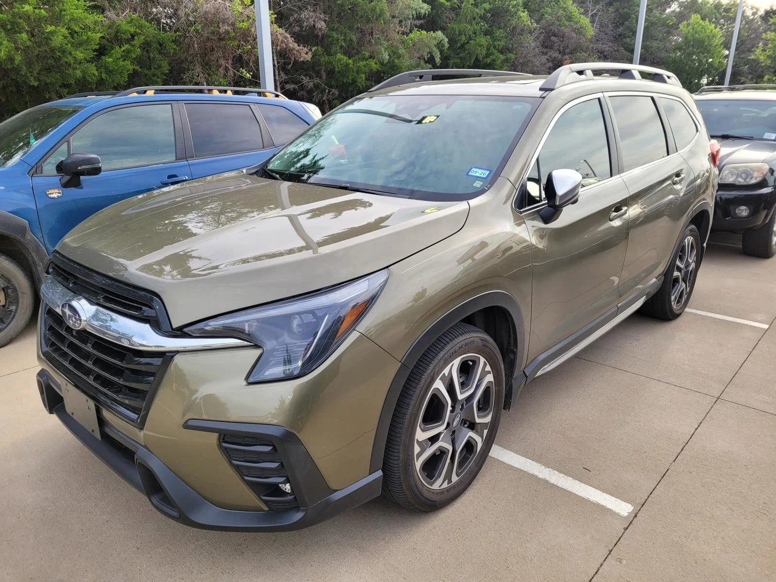 2023 Subaru Ascent Limited 7 Passenger's photo
