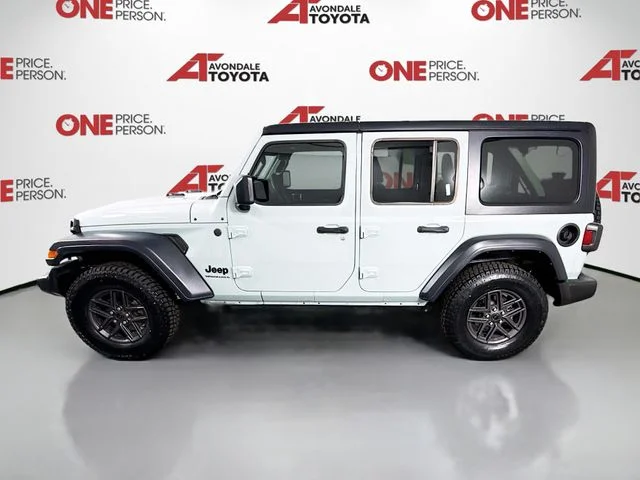 Used 2024  Jeep Sport S image 4