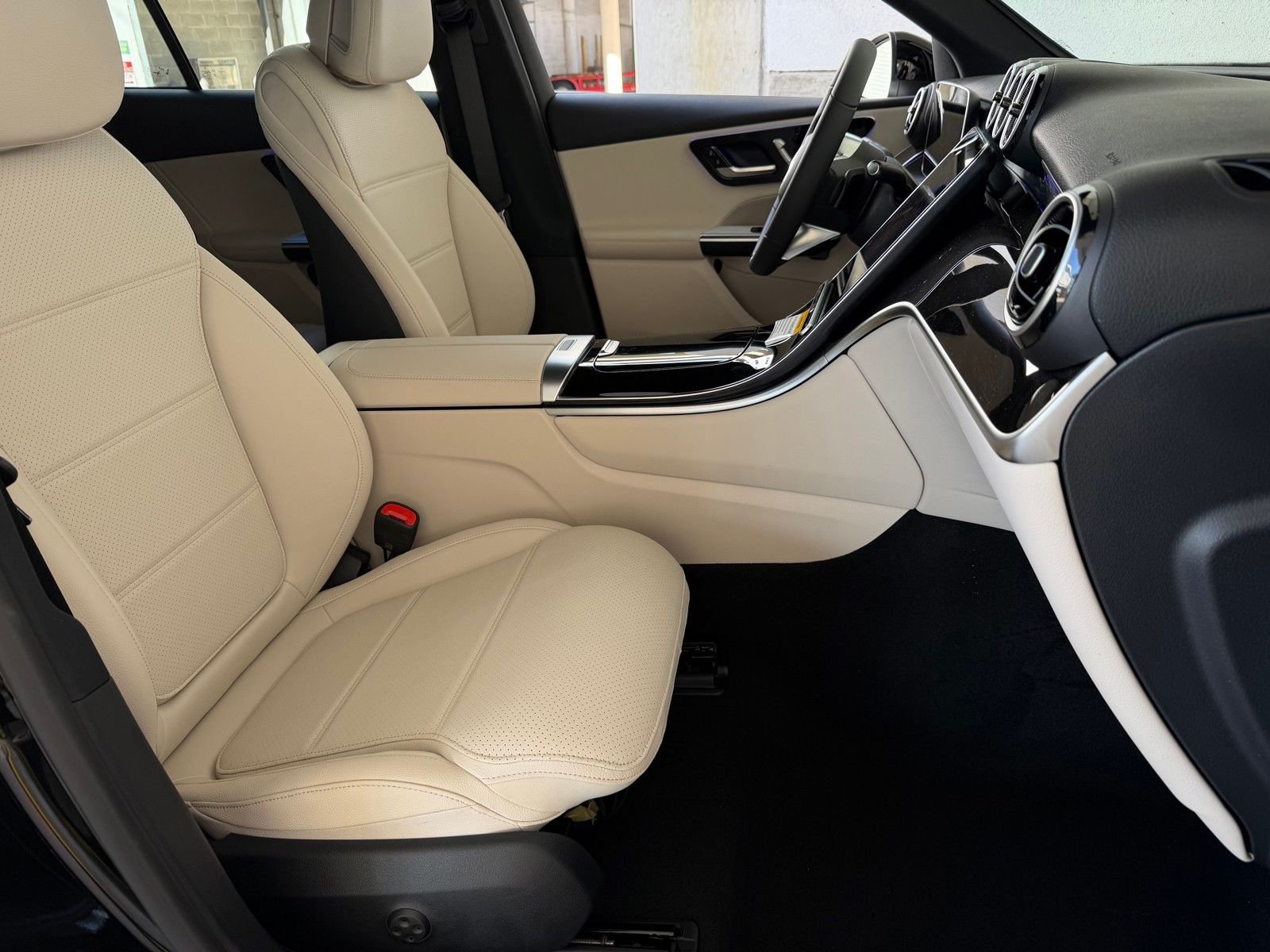 New 2026 Black Mercedes-Benz GLC 300 image 16