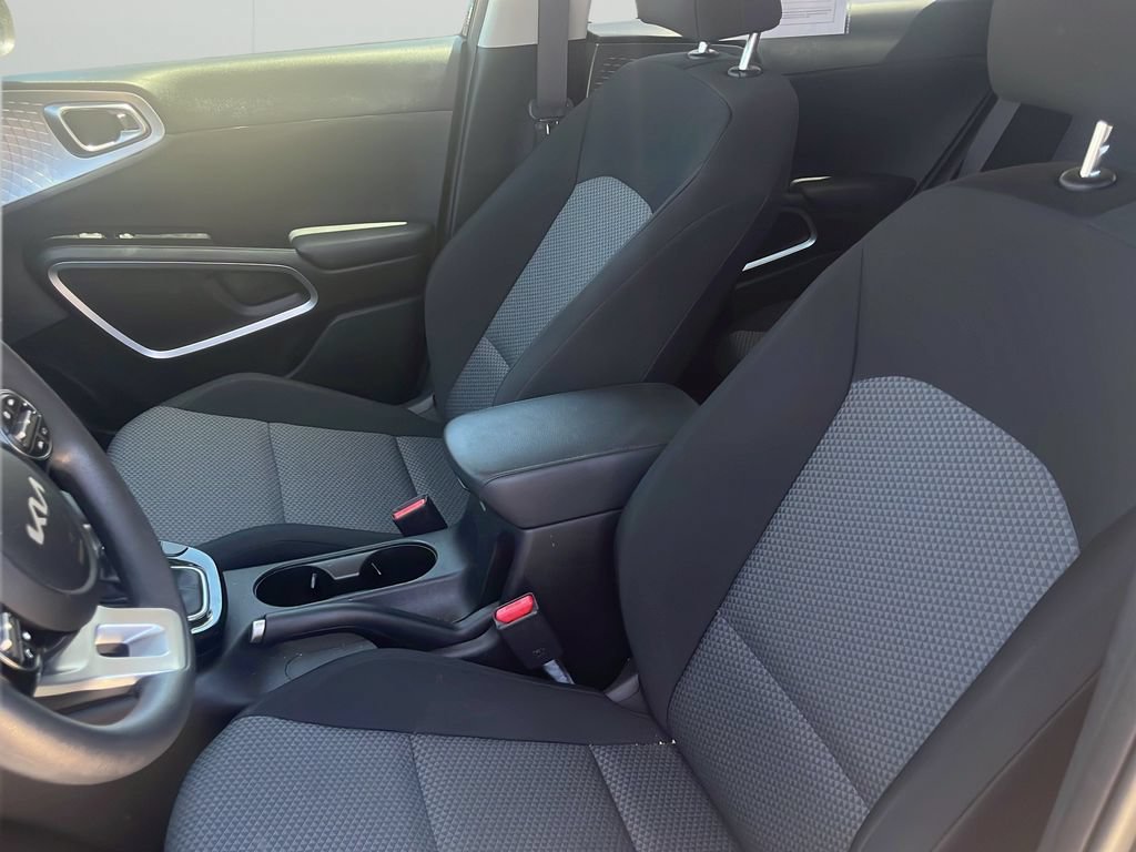 2023 Kia Soul S - Photo 14
