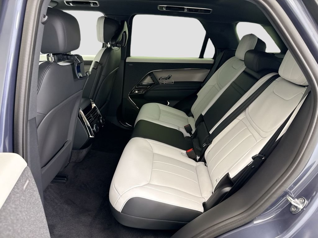 New 2026 Varesine Blue Land Rover Dynamic SE image 20