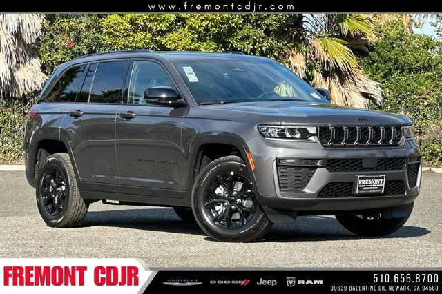 New 2026 Jeep Grand Cherokee Laredo Sport Utility in Ventura