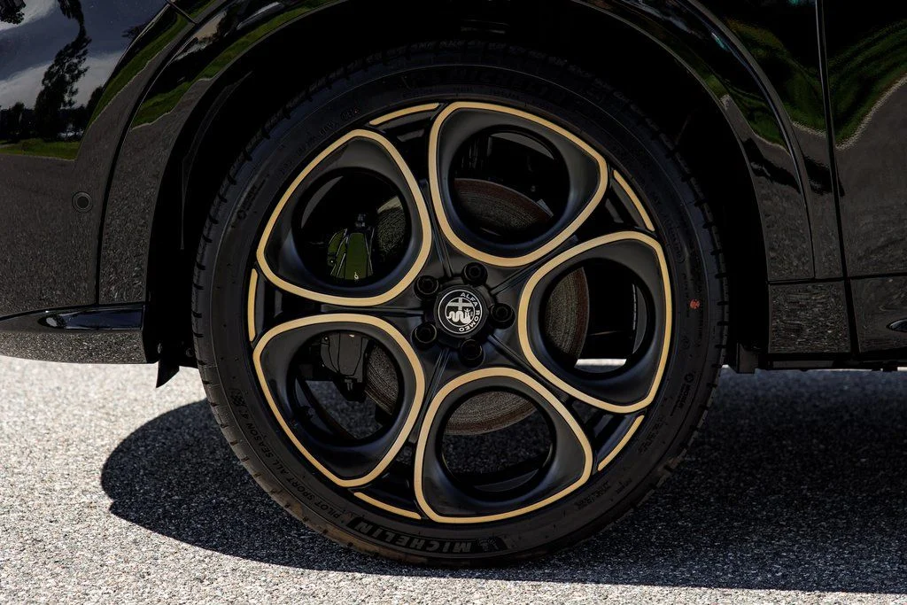 New 2025 Black Alfa Romeo Intensa image 14