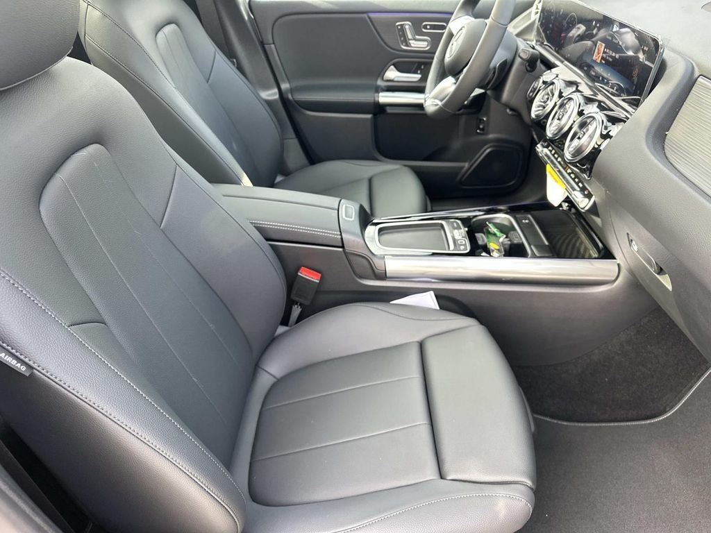 Used 2026 Mountain Grey Metallic Mercedes-Benz GLA 250 image 12