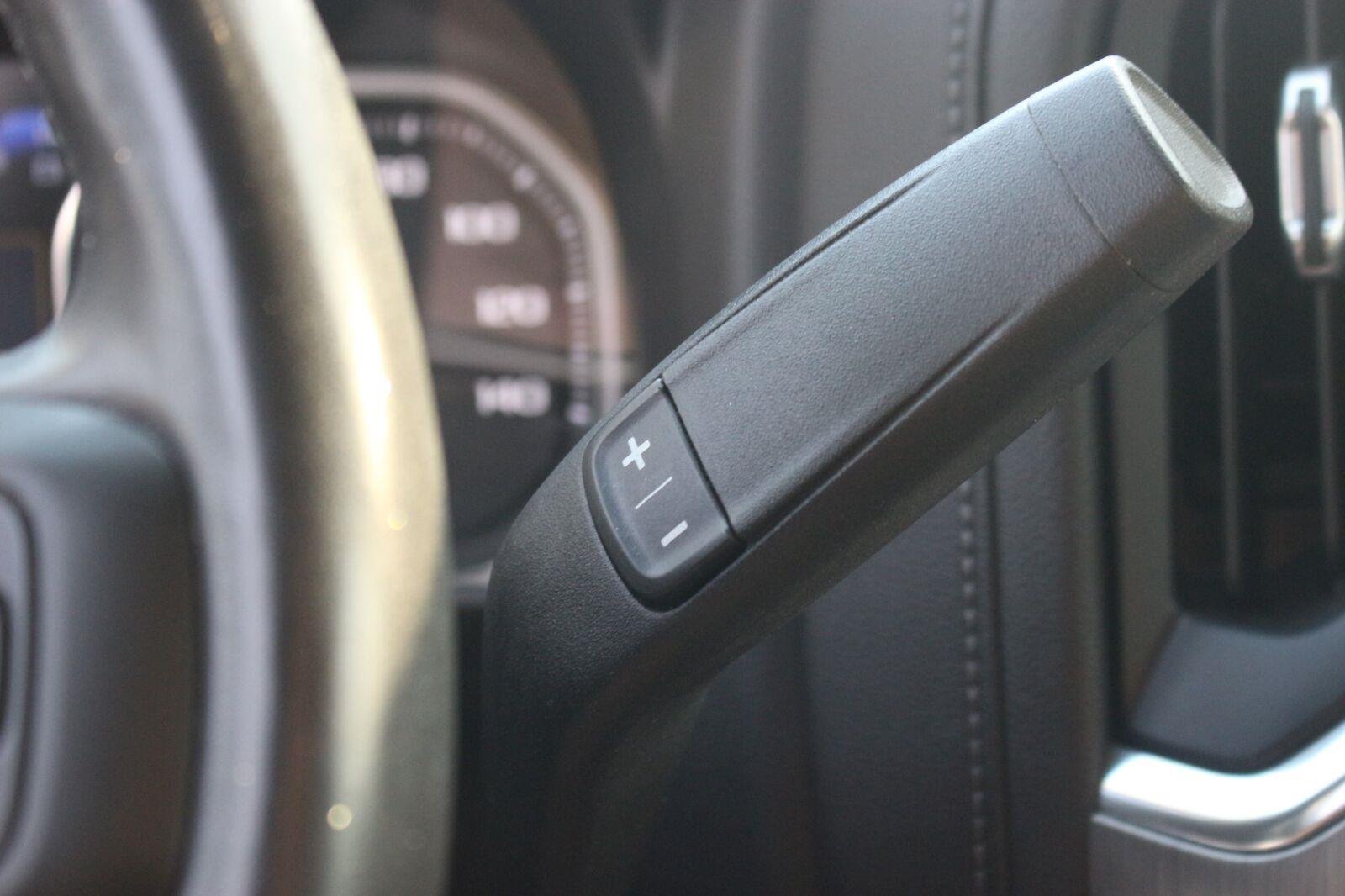 Used 2019 ONYX BLACK GMC Denali image 32