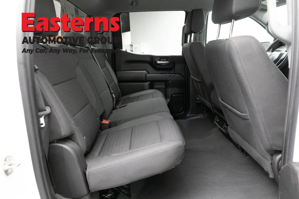 Used 2023 White Chevrolet Custom image 23