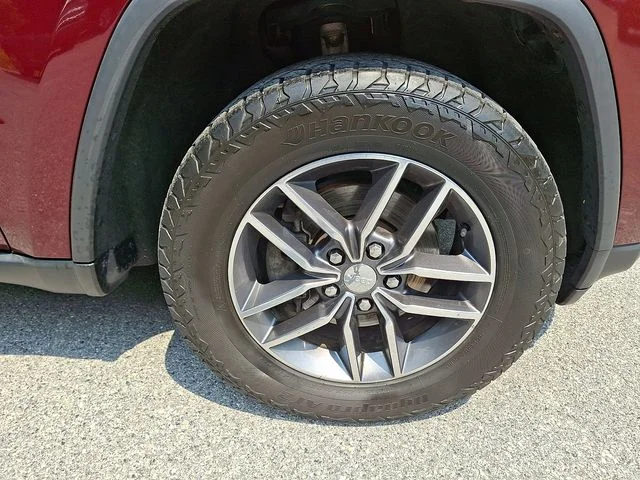 Used 2017 Red Jeep Limited image 14