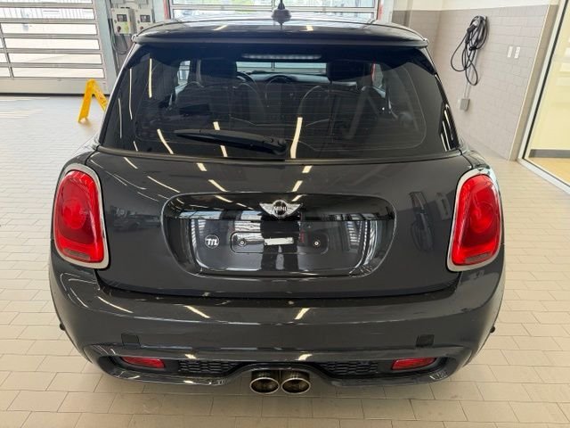 Used 2018 Gray MINI Base image 6