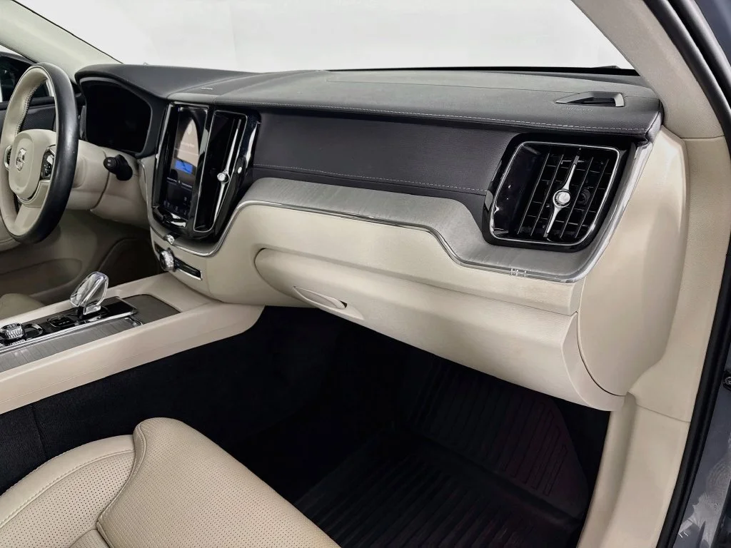 Certified Used 2024 Gray Metallic Volvo Ultimate image 24