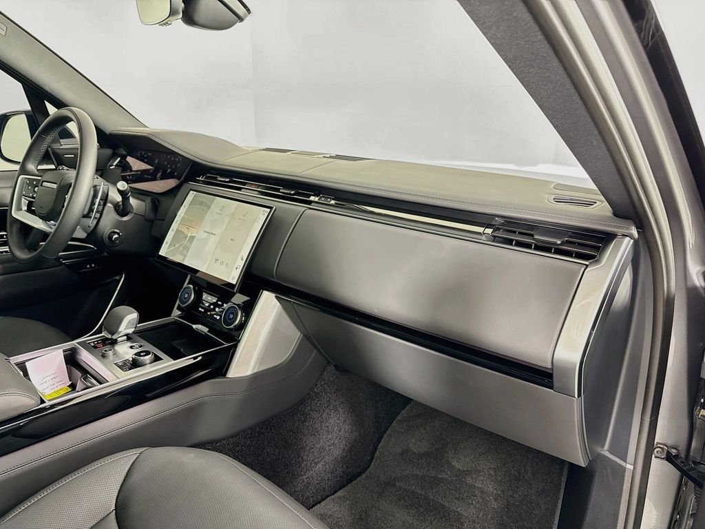 Used 2023 Gray Land Rover SE image 31