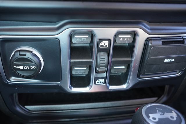 Used 2019 Blue Jeep Unlimited Sahara image 27