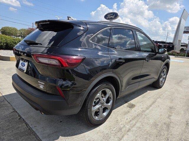 Used 2025 Agate Black Metallic Ford ST-Line image 5