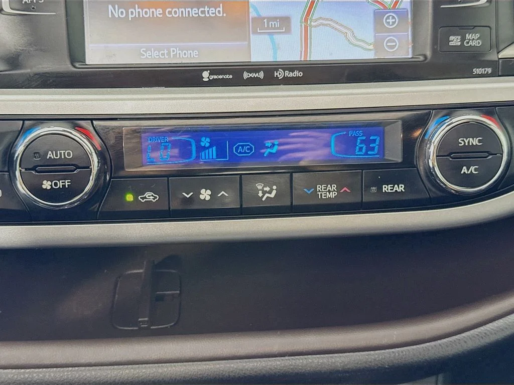 Used 2018 Gray Toyota XLE image 18