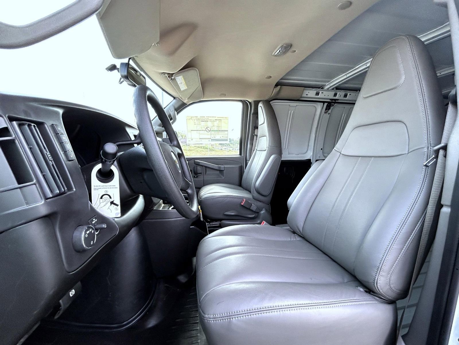 2025 Chevrolet Express Cargo Work Van - Photo 10
