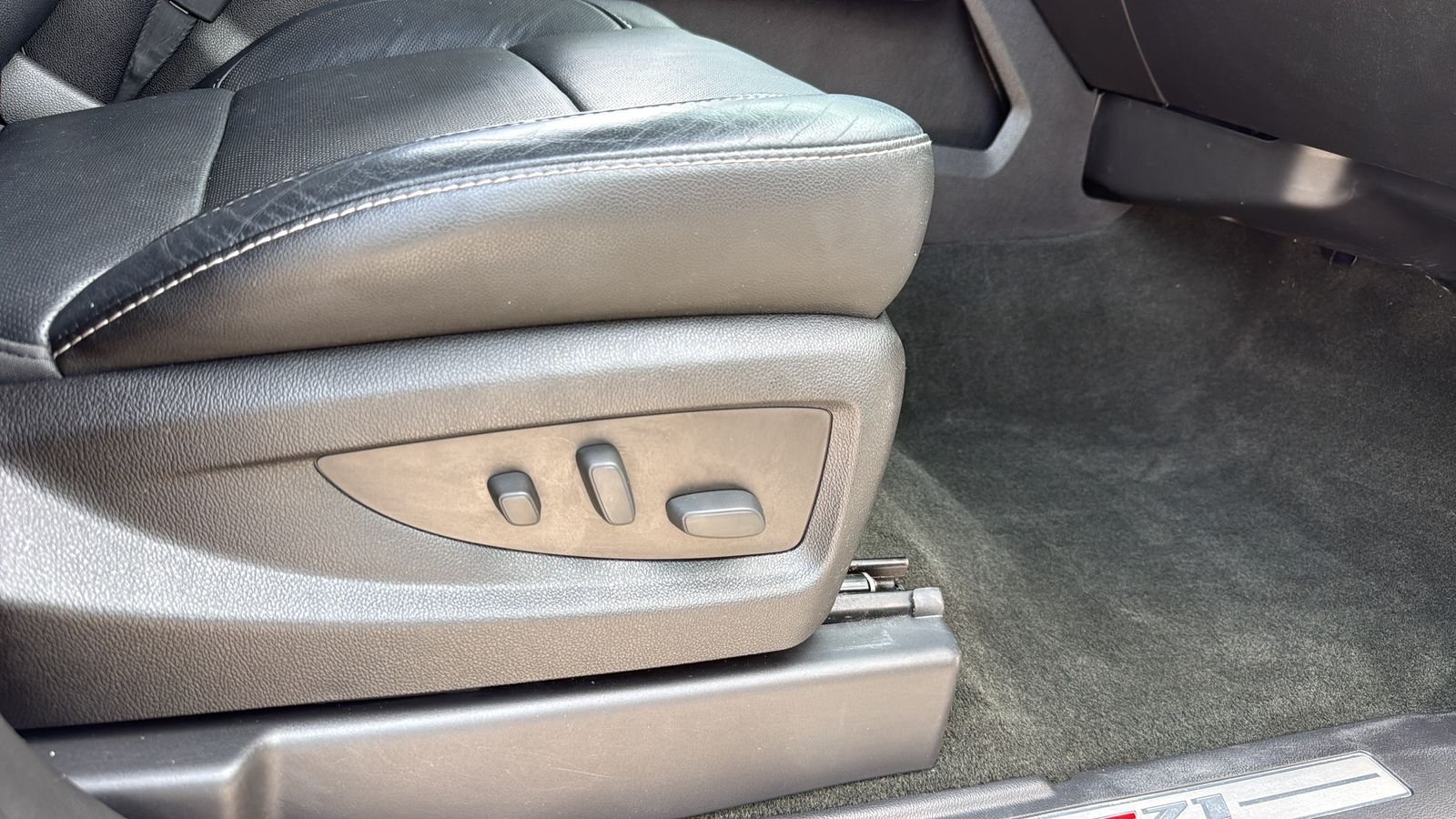 Used 2015 White Chevrolet LTZ image 24