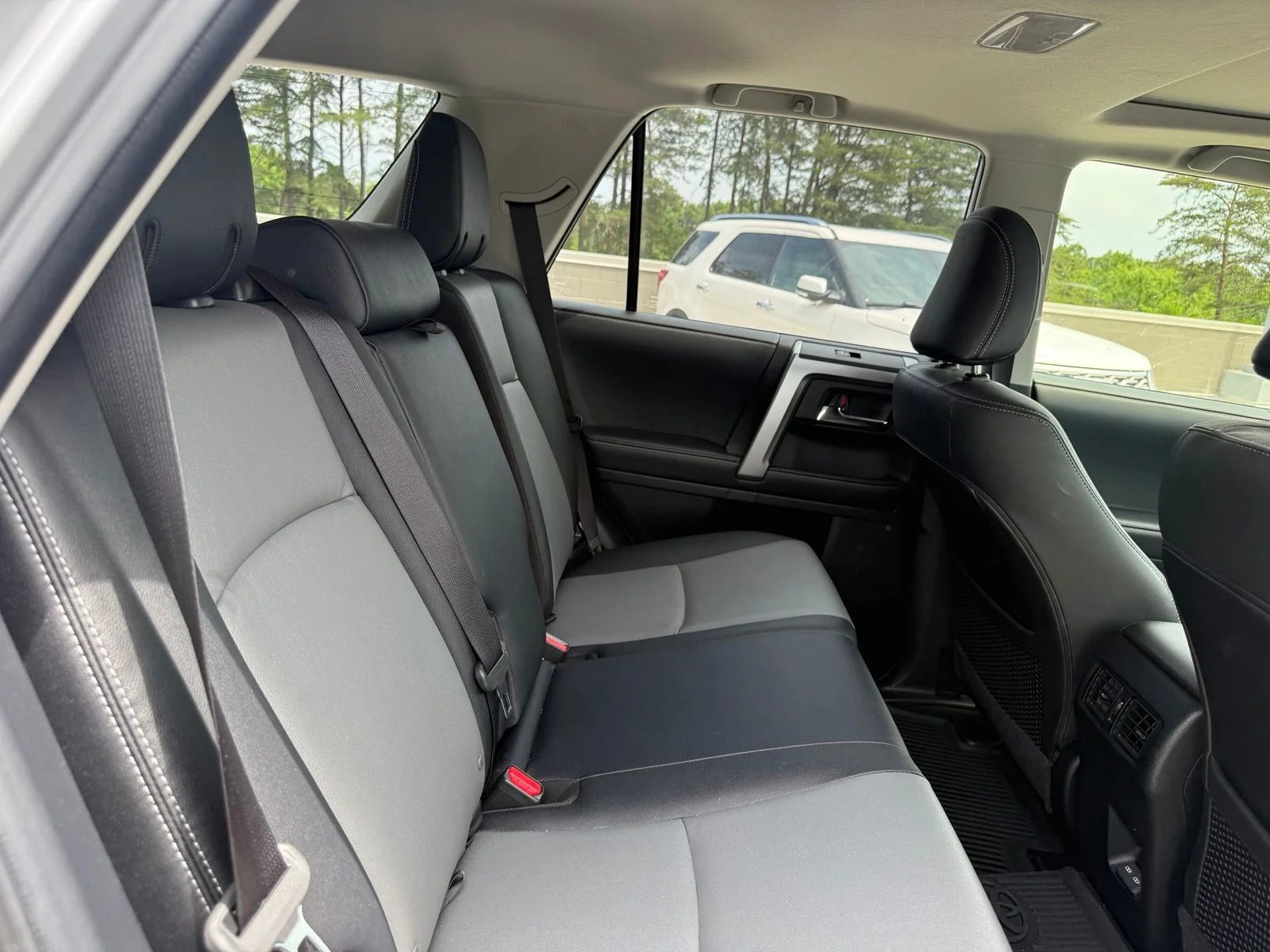 Used 2023 Silver Toyota SR5 Premium image 26
