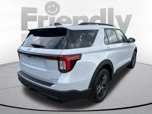 New 2026 Space White Metallic Ford ST-Line image 7