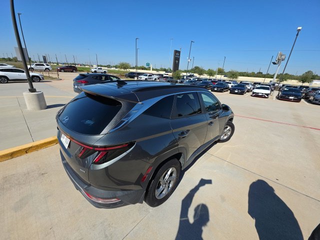 Used 2023 Amazon Gray Hyundai SEL image 3