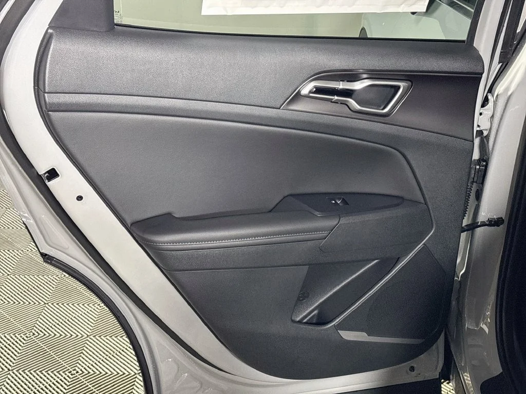 New 2027 Wolf Gray Kia EX image 18