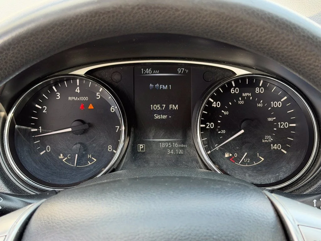 Used 2014 Blue Nissan S image 18
