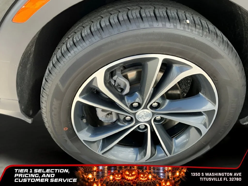 Used 2023 Ebony Twilight Metallic Buick Select image 37