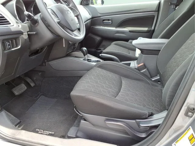 Used 2025 Gray Mitsubishi 2.0 ES image 20