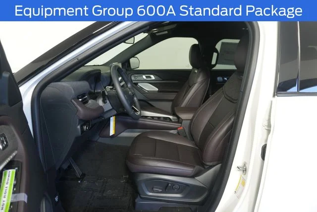 New 2027 Star White Metallic Tri-Coat Ford Platinum™ image 7
