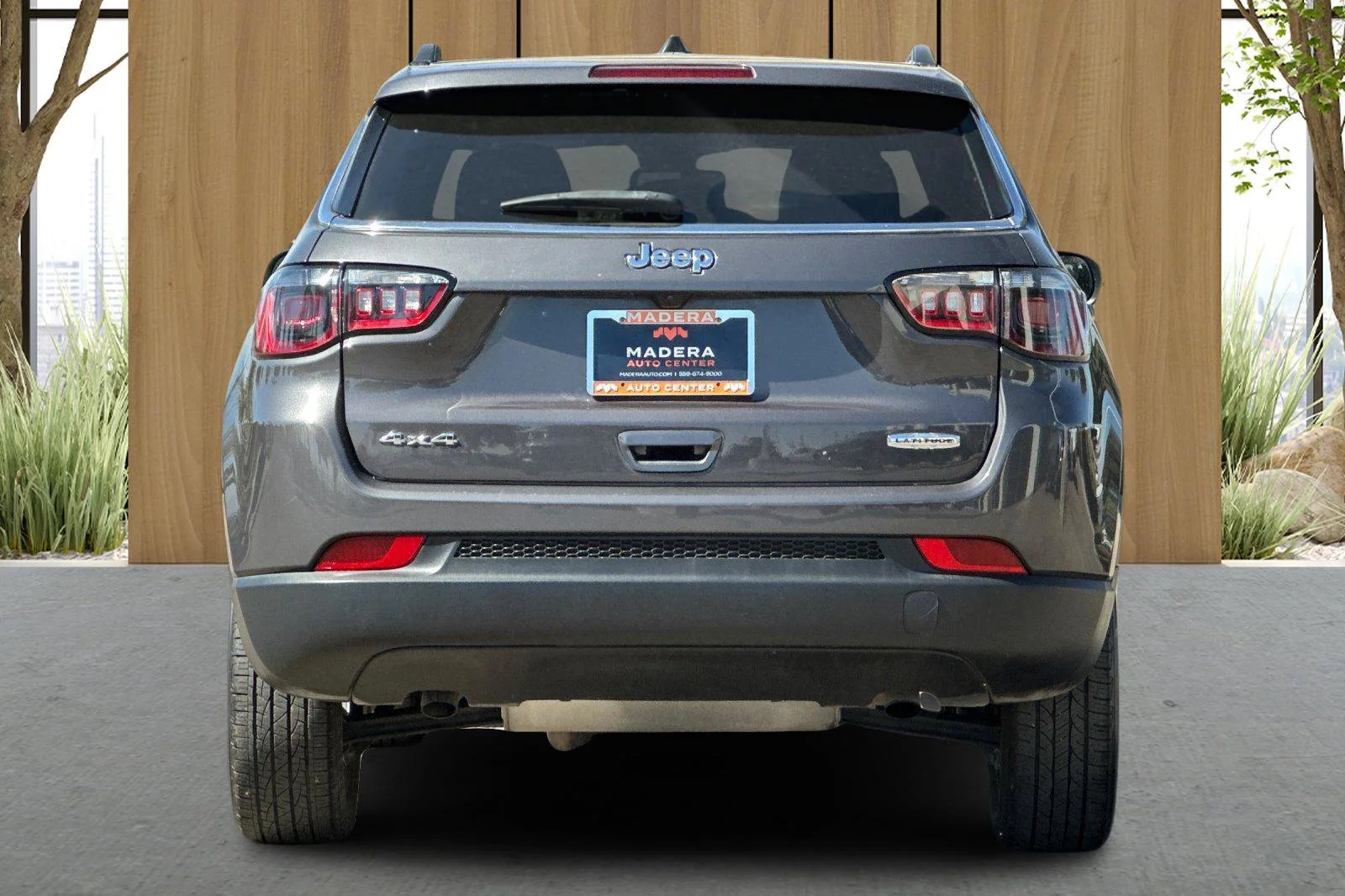 Used 2024 Gray Jeep Latitude image 5