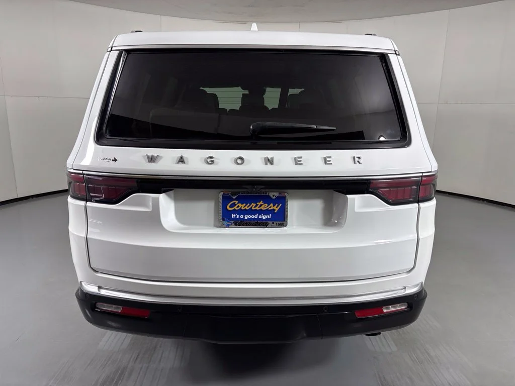 Used 2023 White Jeep Base image 7