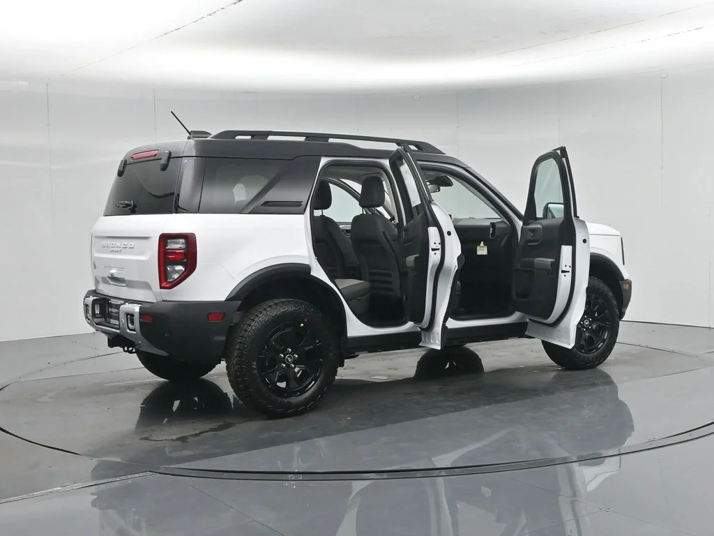 New 2026 Oxford White Ford Badlands image 5