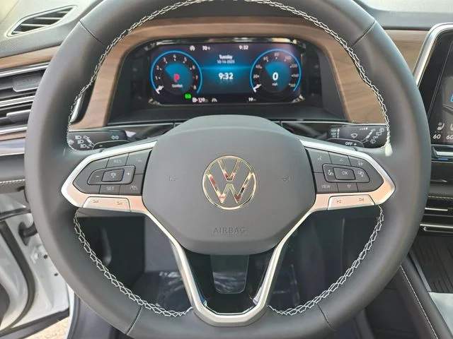 New 2026 White/off-white Volkswagen 2.0T SE w/Technology image 10