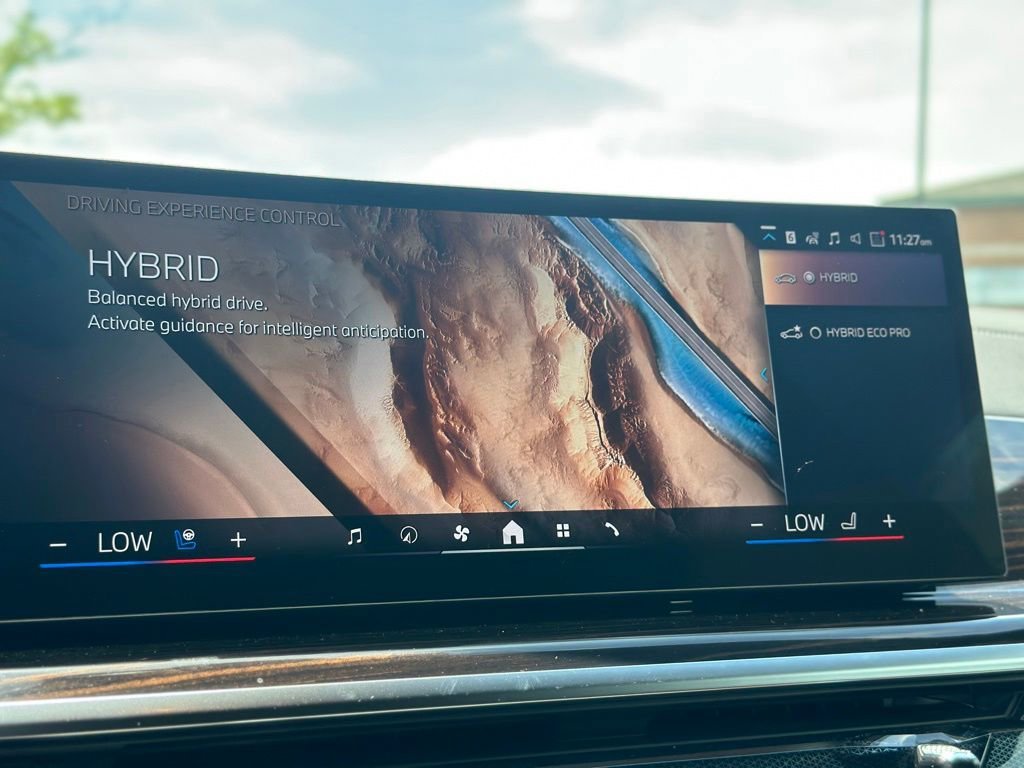 New 2026 Skyscraper Grey Metallic BMW xDrive50e image 40