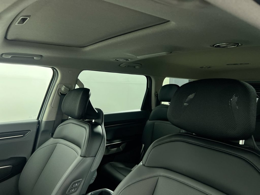 New 2026 White Kia Light image 21