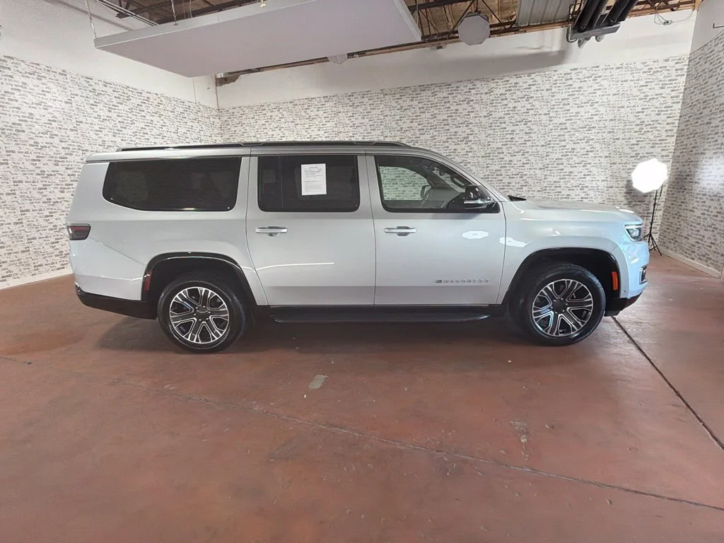 Used 2024 Silver Zynith Jeep Series II image 8