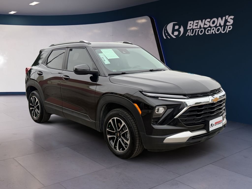Used 2025 Black Chevrolet LT image 7