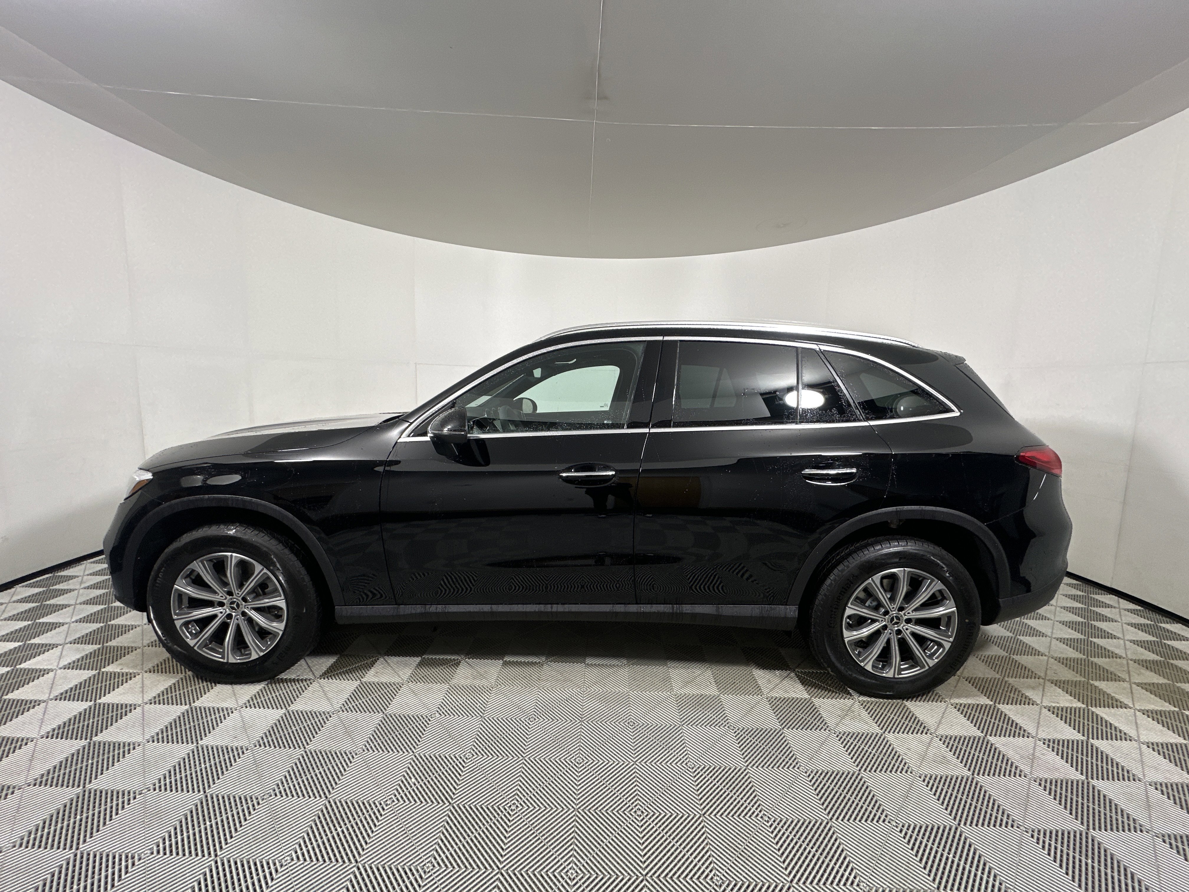 Certified Used 2026 Black Mercedes-Benz GLC 300 image 4