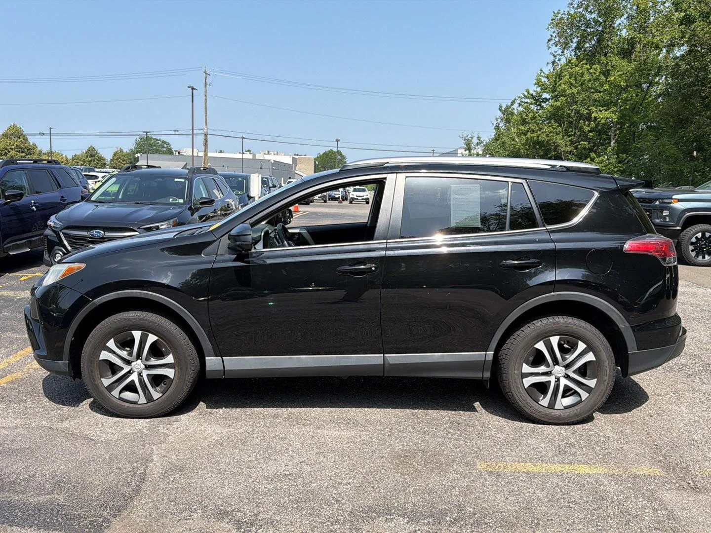 Used 2018 Black Toyota LE image 11