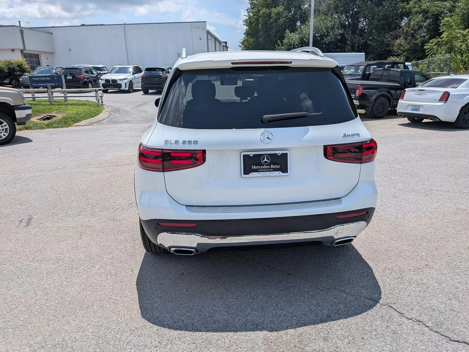 Used 2025  Mercedes-Benz GLB 250 image 4