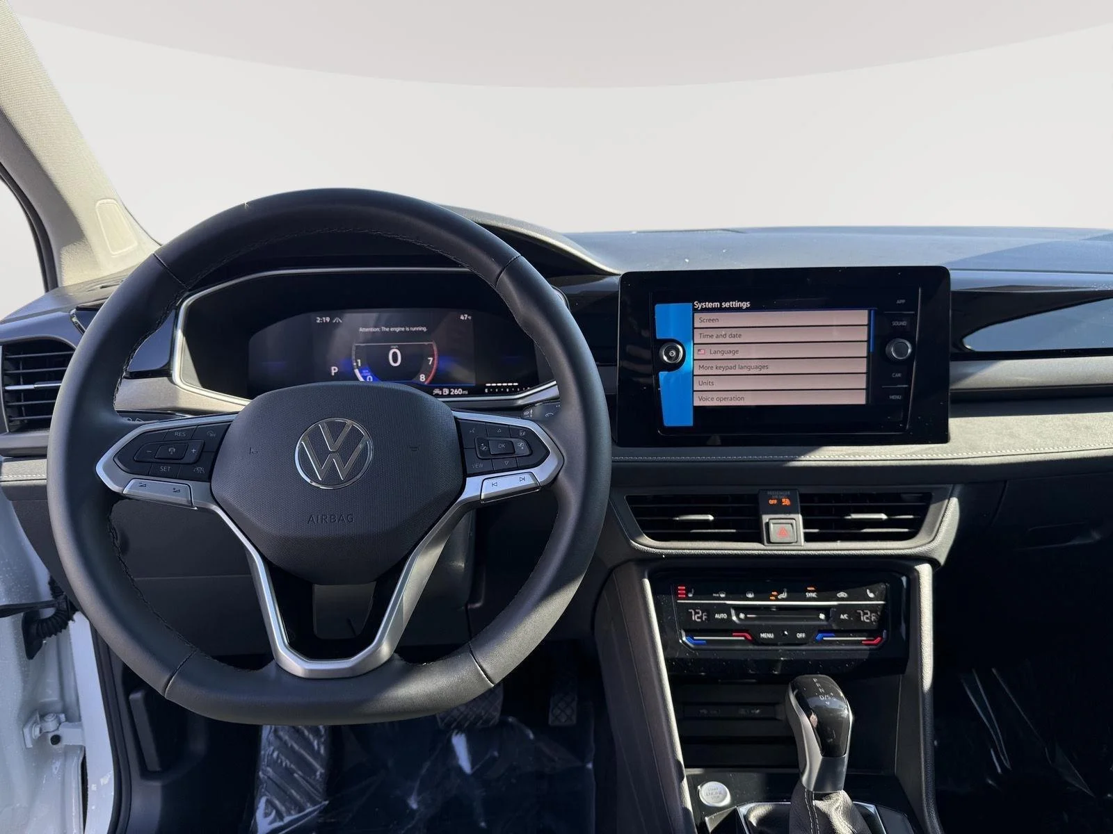 New 2026 Pure White w/Deep Black Roof Volkswagen SE Black image 12