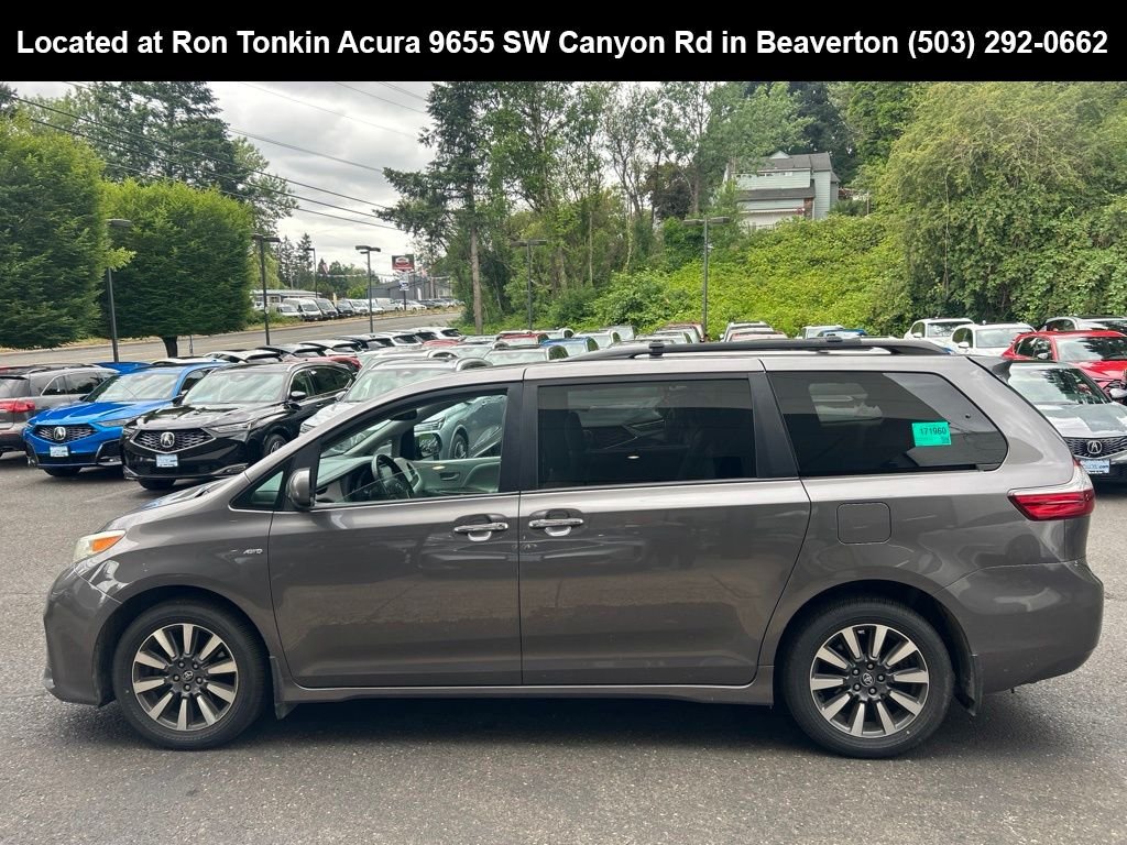 Used 2018 Predawn Gray Mica Toyota XLE image 7