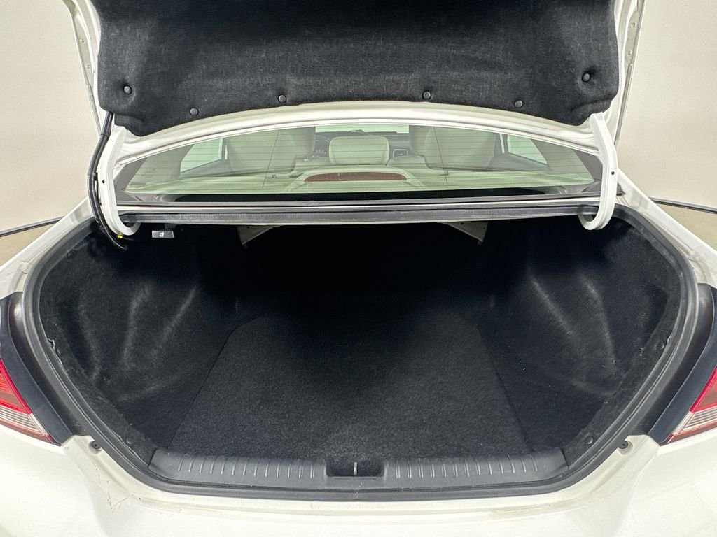 Used 2014 White Orchid Pearl Honda LX image 29