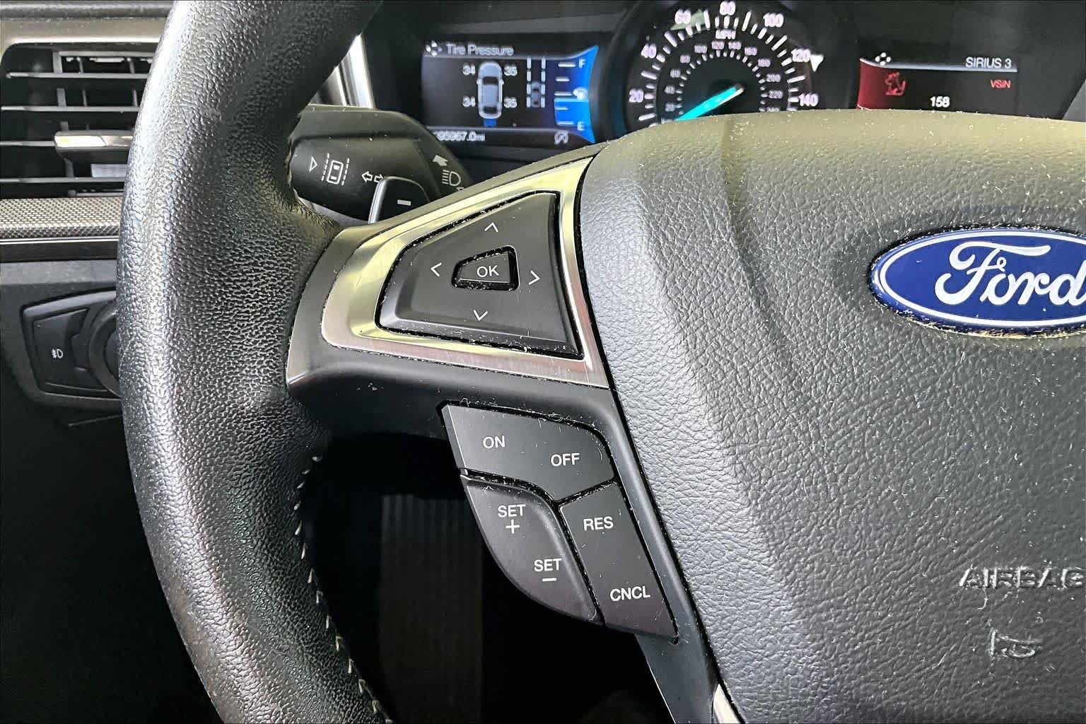 Used 2019 Magnetic Metallic Ford SE image 22