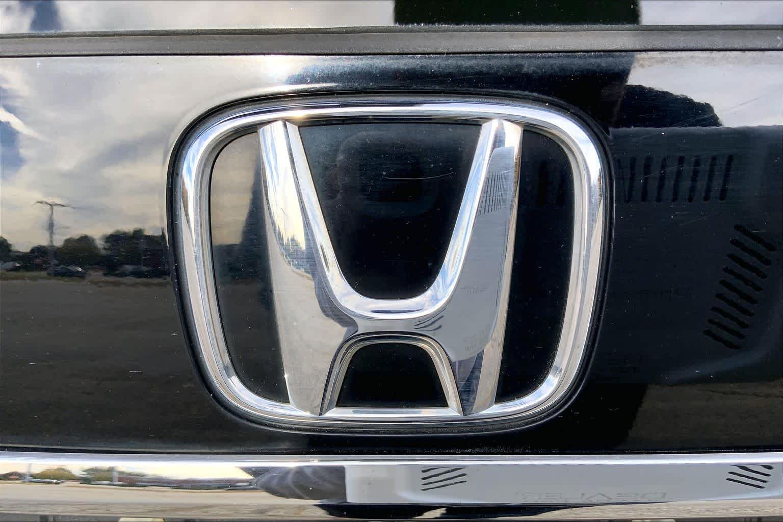 Used 2013 Polished Metal Metallic Honda LX image 32