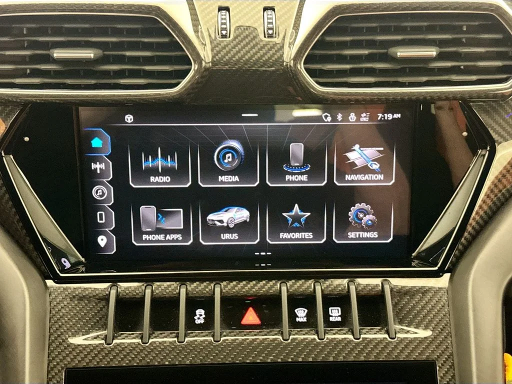 Used 2023 Arancio Borealis Metallic Lamborghini Performante image 15