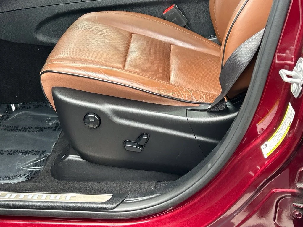 Certified Used 2019 Velvet Red Pearlcoat Jeep Summit image 17